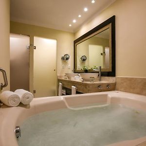 Beachfront junior suite